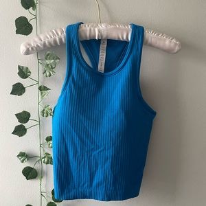 Lululemon ebb to street cropped poolside